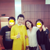 전혜빈, '캐리어를 끄는 여자' 특별출연 태진아와 인증샷 "십년전 인연"