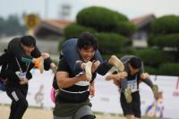 렛츠런파크 부산경남, ‘아내업고 달리기’ 결승...국내 최초 실시