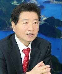 안상수 창원시장“새누리당 해체하고 신당 창당에 나서야”