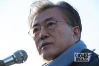 문재인 “박근혜 대통령 직무정지부터···야당만으론 탄핵 가결 불투명”