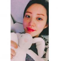 '임신' 한그루, 민낯 침대 셀카 공개 "이렇게 예쁜 임산부가"