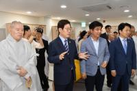 성남 판교노인종합복지관 개관...이재명 "어르신들의 모임 장소로 잘 활용되길"