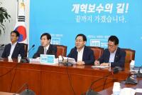 한국당-바른정당 통합론 급물살…명분은 ‘정부 견제’ 속살은 ‘생존전략’  