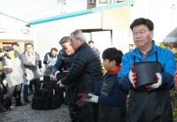  대전버스운송조합, 저소득가정에 연탄 5,500장 전달