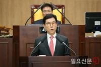 경찰, 송도근 사천시장 집무실 압수수색...억대 뇌물 받은 정황 포착