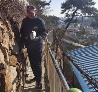 안창마을서 ‘집배 체험’ 가진 전성무 부산우정청장...현장 어려움과 애로사항 청취