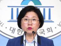 더불어민주당 "한국당, 대북특사 딴죽걸기할 때인가"