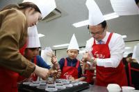 캠코, 가정의 달 맞아 어린이들과 ‘사랑의 빵 나눔’ 봉사활동 펼쳐