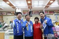 [포토] 외동시장 찾은 더불어민주당 허성곤 김해시장 후보