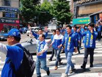 [포토] 오거돈 부산시장 후보, 홍순헌 해운대구청장 후보와 함께 유세 가져