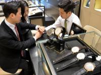 "명품시계가 남심 자극"...롯데백화점 부산본점, 럭셔리 워치&주얼리 페어 진행