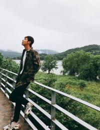 유노윤호, 우월한 기럭지 뽐내는 일상 눈길 "막 찍어도 화보" 