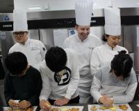 힐튼부산 이웃과 함께하는 따스한 크리스마스 나눔 이벤트로 지역 사회 공헌 