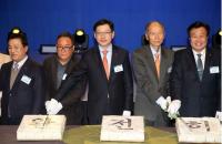 김경수 경남도지사 “도민과 함께 손잡고 불안과 경쟁의 시대 넘겠다”