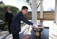 권병태 부산지방병무청장, 충렬사 취임 참배