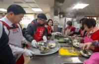 무학·경남은행, 신년 떡국 나눔행사 진행