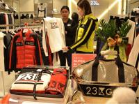 롯데백화점 부산본점 "부모님 명절선물로 패션상품이 잘나가요"