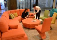 롯데백화점 "화사한 컬러감 패브릭 소파 뜬다"