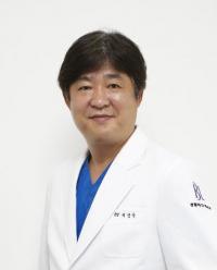 "의사선생님 없습니까?" 기내 응급환자 살핀 대구 의사 뒤늦게 ‘화제’