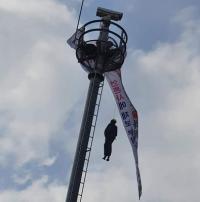대구 CCTV 거치대탑서 남성 고공 시위 벌여···경찰 대치