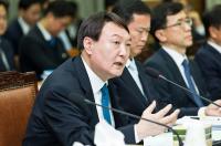 문 대통령, 차기 검찰총장에 윤석열 지검장 지명