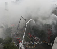 서울 제일평화시장 화재 잔불 정리 중 재발화...10시간 넘게 진화 작업 중