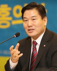 홍의락 의원 "포항산단 불법 야적 성행…관리당국 10년 간 뒷짐"