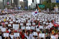 좁혀진 격차… 정당 지지율 ‘민주당 38.3% vs 한국당 33.2%“