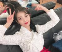 아이유, 한복 입고 크리스마스 인증샷 "방콕에서 메리 크리스마스"