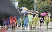 [날씨] 월요일 전국 흐리고 소나기…습도 높아 체감온도 33도 이상