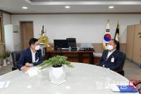 양평군의회 전진선 의장, 정동균 군수와 정례 간담회 개최