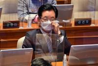 ‘부정선거 혐의’ 정정순 의원, 검찰에 자진 출석