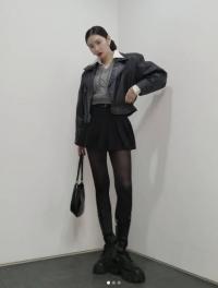 선미, 화보급 여신미모+검은 스타킹 패션 인증샷 ‘시크美’