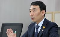 [인터뷰] 김용민 의원 “윤석열, 재지 말고 정계입문 빨리 결단하라”