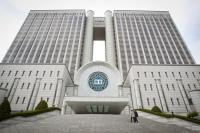 “경찰이면 다야?”···경찰에 자장면 집어던진 50대 