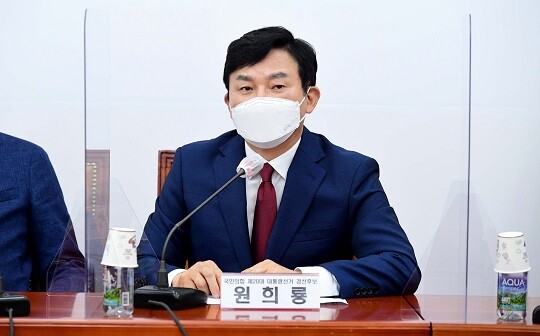 원희룡 전 제주도지사가 7일 이재명 경기도지사를 향해 “‘지사찬스’로 ‘보험’을 든다”고 비판했다. 원 전 지사가 지난 5일 서울 여의도 국회에서 열린 국민의힘 제20대 대통령선거 경선 예비후보 전체회의에서 발언하고 있다. 사진=박은숙 기자