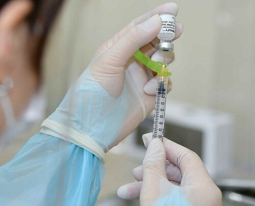 대구 달서구의 한 병원에서 냉장 유효기간이 경과한 백신을 시민 61명이 접종한 것이 뒤늦게 확인됐다.