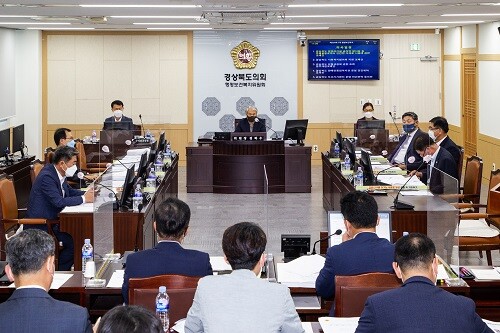 6일 행정보건복지위원회가 제326회 임시회 제1차 상임위 회의를 개최했다. (사진=경북도의회 제공)