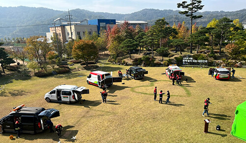 '제2회 산불현장통합지휘본부 시스템 운용' 경연대회가 26일 남부산림청 잔디광장에서 열리고 있다 (사진=남부산림청 제공)