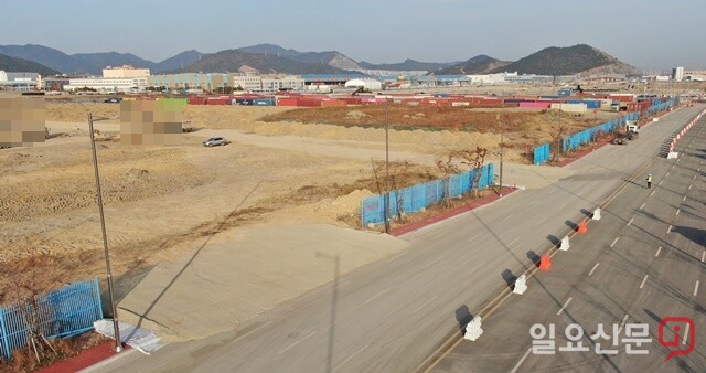 비산먼지 발생 예방 조치를 취하지 않았던 모습과 예방조치(위 사진)를 한 모습은 대조적이다.