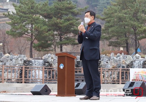 축사를 하는 전진선 의장