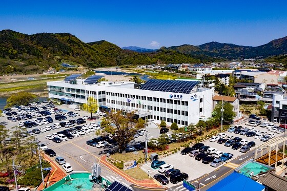 영덕군이 행정안전부가 실시한 '2021년 공공기관 정보공개 종합평가' 에서 '최우수 등급' 을 받았다.  (사진= 영덕군청 전경)