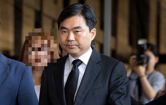 뇌물수수 혐의에서 무죄를 확정 받은 진경준 전 검사장이 징계부가금 처분 취소 행정소송에서는 1심에서 패소했다. 사진=이종현 기자