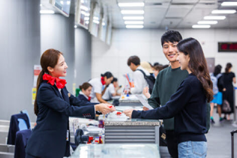 서울역 도심공항터미널에서 항공편 탑승수속을 하는 모습. 사진=공항철도 제공