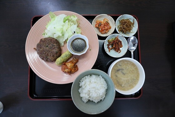 경북 경산의 '키친 103'에서 설다민 씨가 차려준 점심 한끼. 사진=남경원 기자