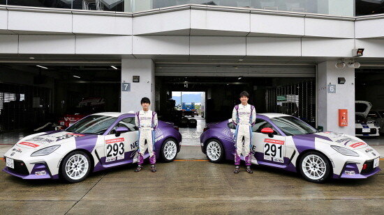일본 모터스포츠 Toyota 86,BRZ CUP 출전 선수들. 왼쪽부터 오카모토 다이치, 콘도 츠바사. 사진=넥센타이어 제공