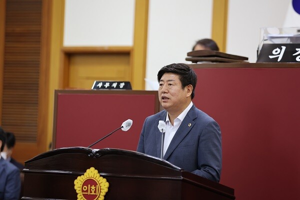 '성공적 통합 결과 위해 많은 소통 필요' 김재용 시의원이 22일 제3차 본회의에서 5분 발언을 하고 있다. 사진=남경원 기자