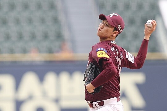 안우진의 WBC 대표팀 선발을 놓고 야구계 안팎에서 의견이 분분한 상황이다. 사진=연합뉴스