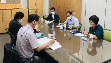 수원시는 19일 경기남부통합국제공항 건설 ‘갈등관리 전문가 간담회’를 갖고 갈등 해소 방법과 대응 방안에 대해 논의했다. 사진=수원시 제공