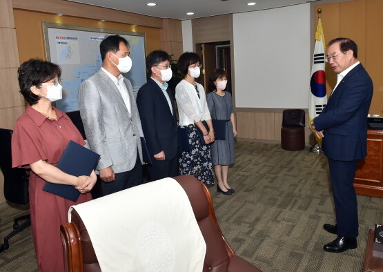 5급 이상 지방공무원 인사발령장 수여식 모습. 사진=부산시교육청 제공